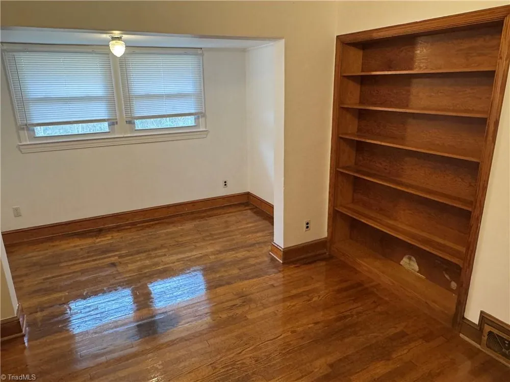 12 Hawthorne Lane Lexington, NC 27295