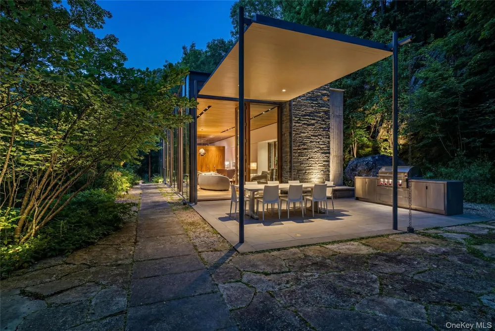 51 Old Stone Hill Road Pound Ridge, NY 10576