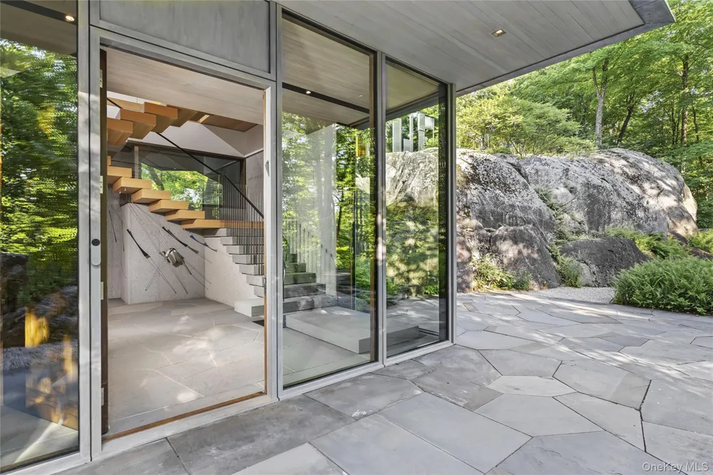 51 Old Stone Hill Road Pound Ridge, NY 10576