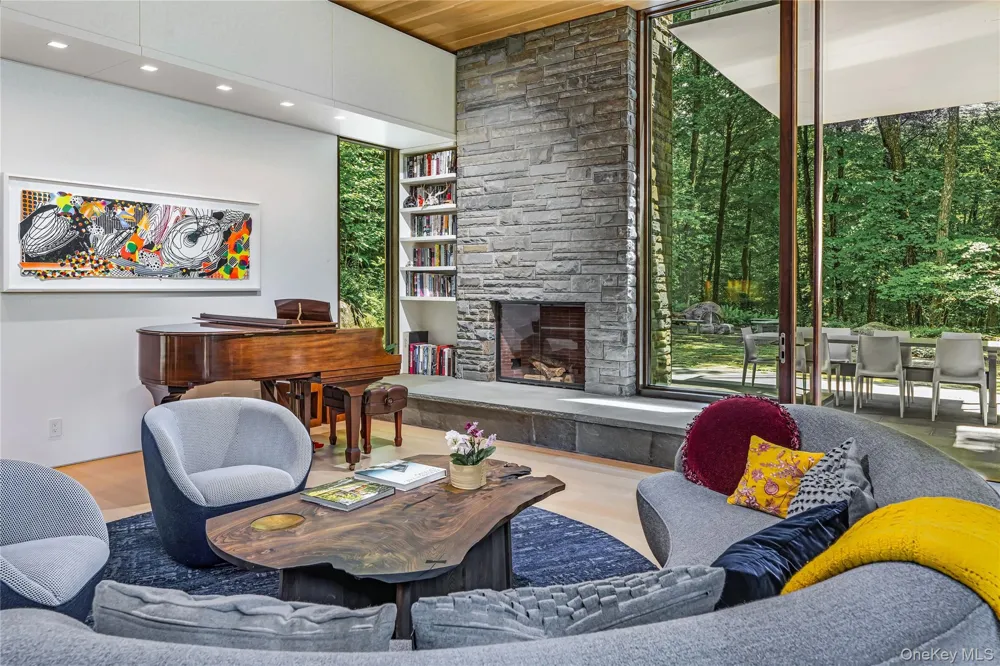 51 Old Stone Hill Road Pound Ridge, NY 10576
