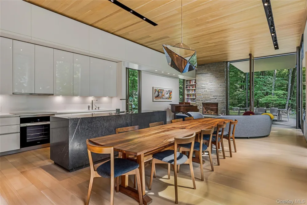 51 Old Stone Hill Road Pound Ridge, NY 10576