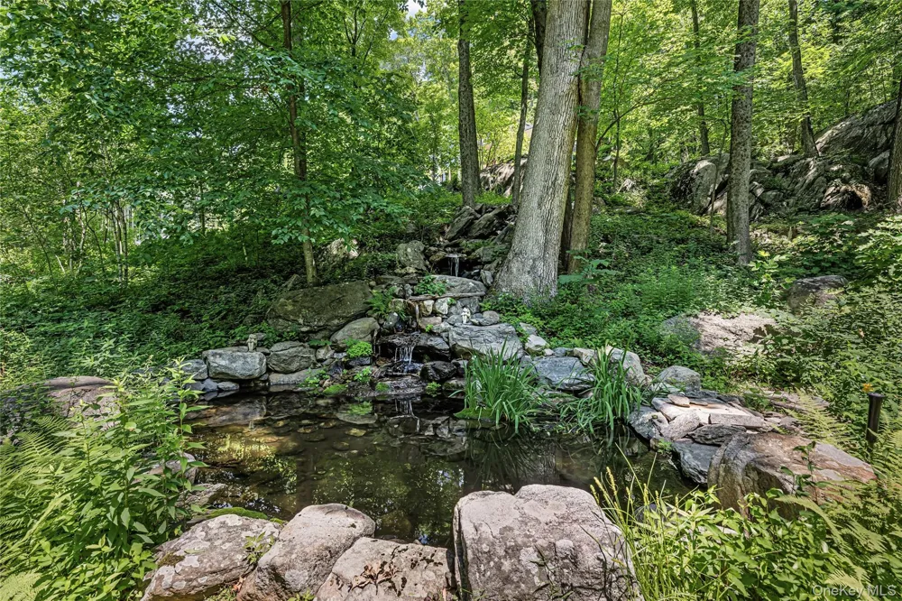51 Old Stone Hill Road Pound Ridge, NY 10576