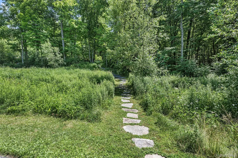 51 Old Stone Hill Road Pound Ridge, NY 10576