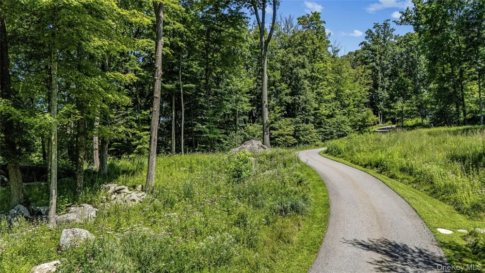51 Old Stone Hill Road Pound Ridge, NY 10576