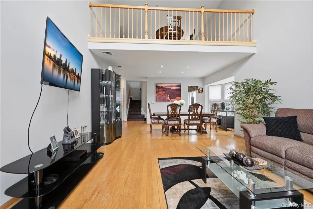 10 Casey Lane Middle Island, NY 11953