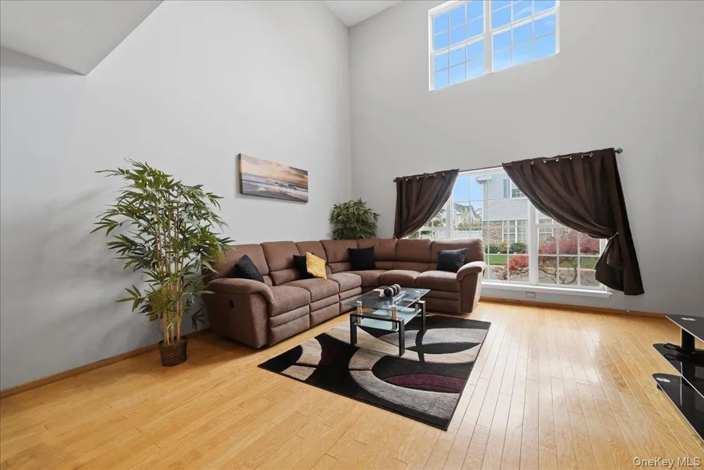 10 Casey Lane Middle Island, NY 11953