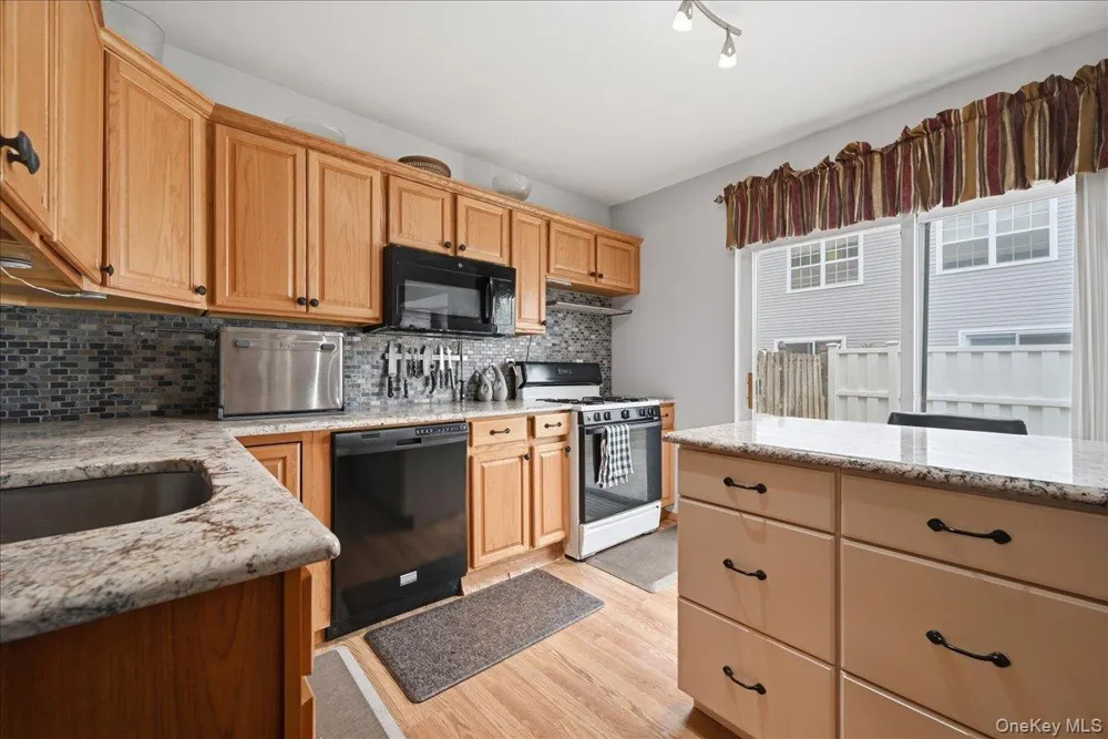 10 Casey Lane Middle Island, NY 11953