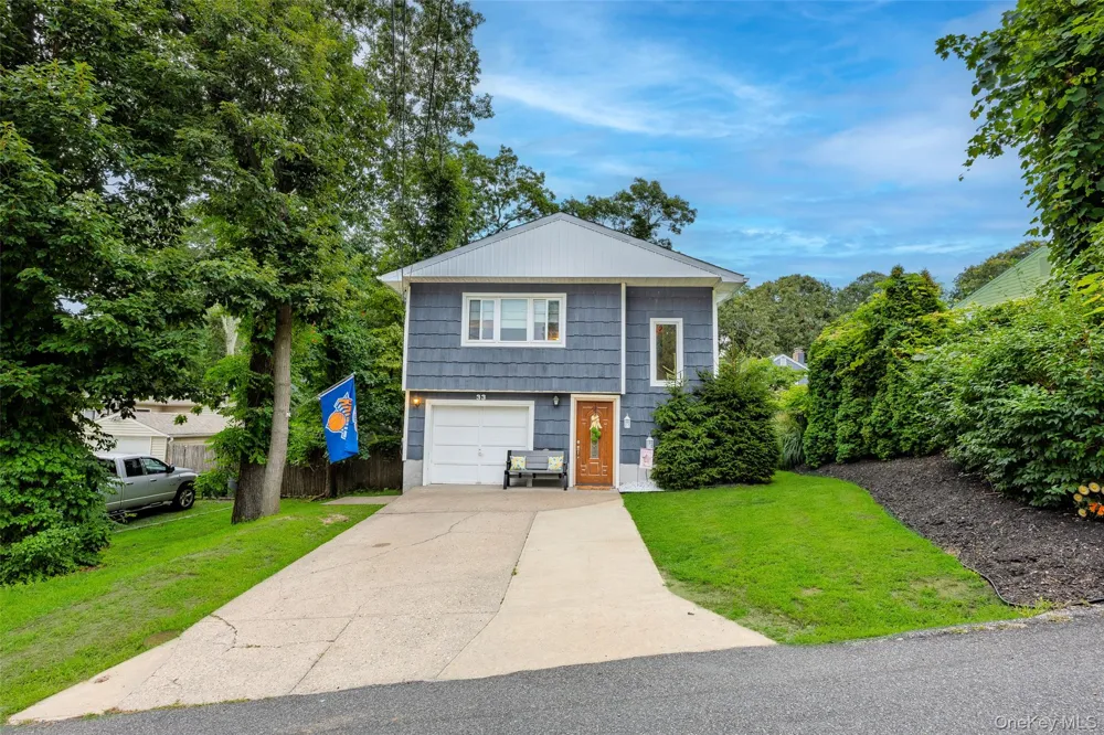 33 Manhasset Road Sound Beach, NY 11789