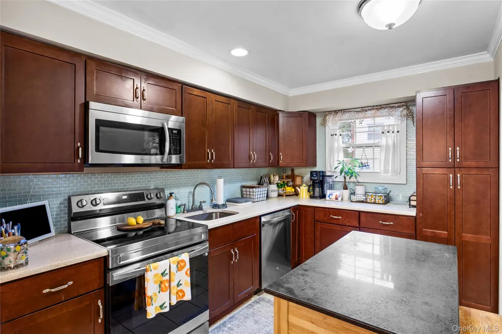 33 Manhasset Road Sound Beach, NY 11789