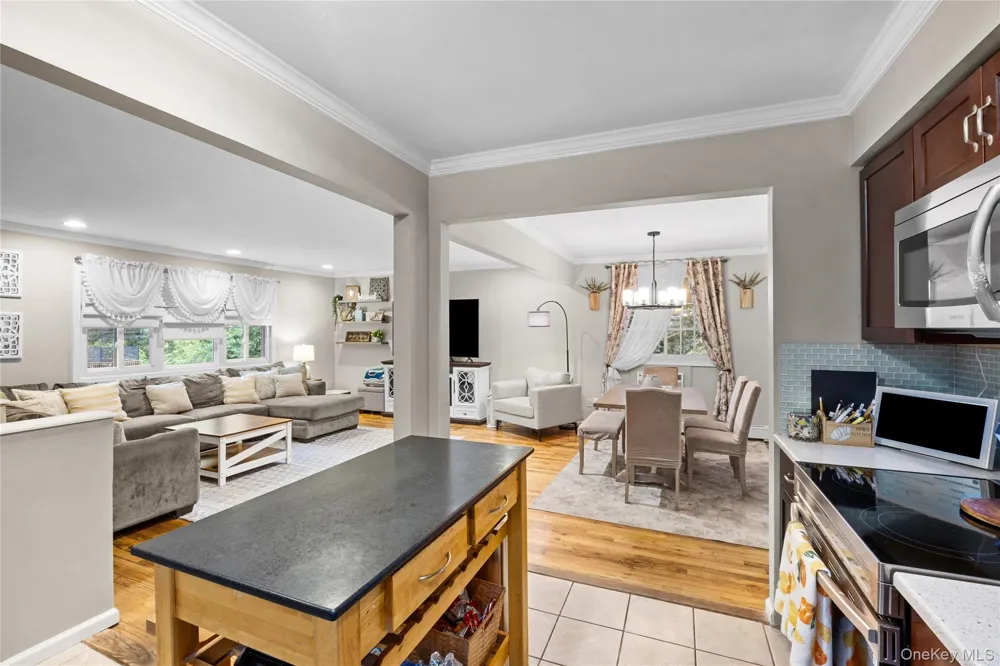 33 Manhasset Road Sound Beach, NY 11789
