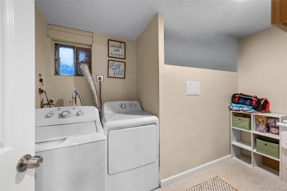 33 Manhasset Road Sound Beach, NY 11789