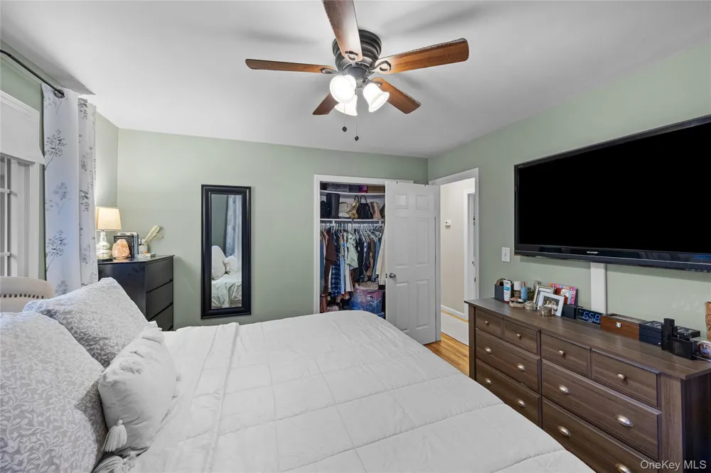 33 Manhasset Road Sound Beach, NY 11789