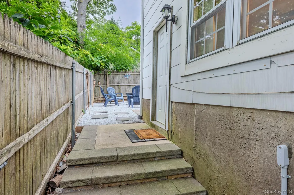 33 Manhasset Road Sound Beach, NY 11789
