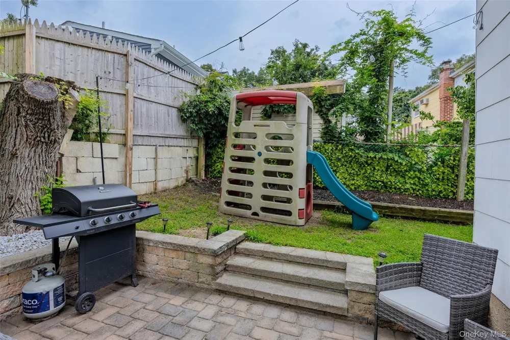 33 Manhasset Road Sound Beach, NY 11789