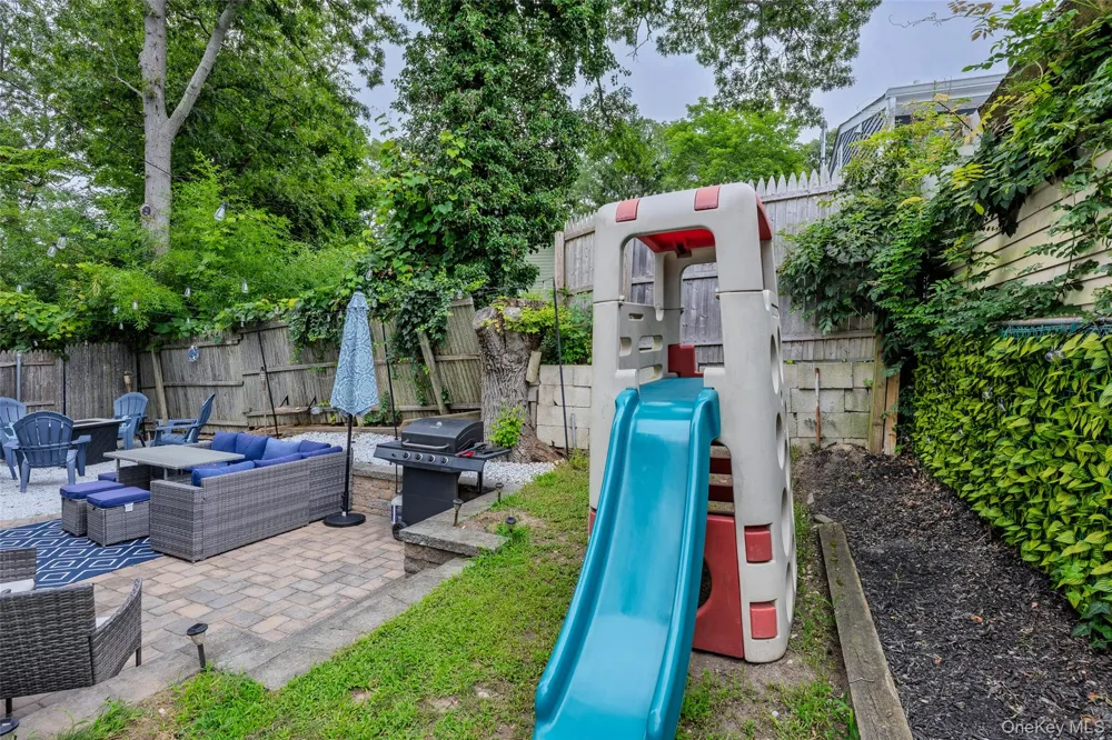 33 Manhasset Road Sound Beach, NY 11789