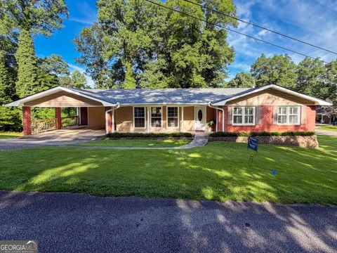 210 Greenwood LN