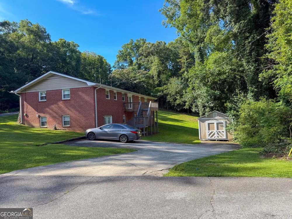210 Greenwood LN Carrollton, GA 30117