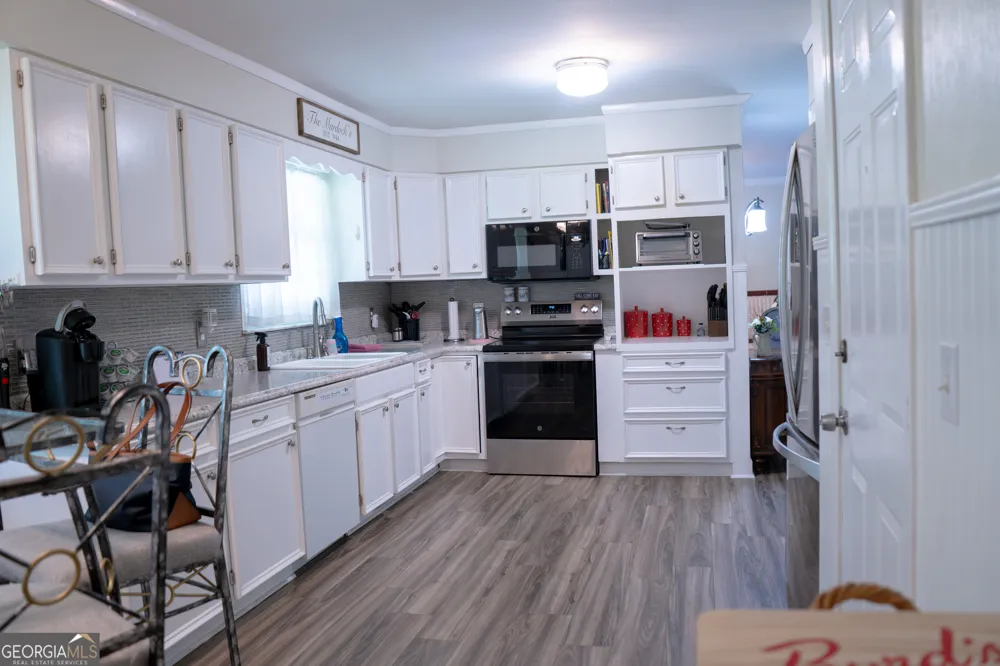 210 Greenwood LN Carrollton, GA 30117