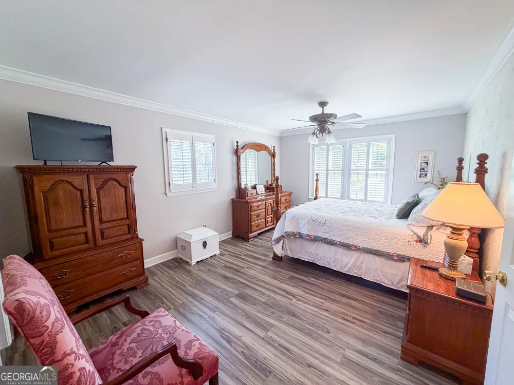 210 Greenwood LN Carrollton, GA 30117