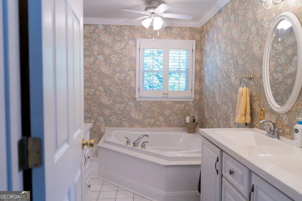 210 Greenwood LN Carrollton, GA 30117