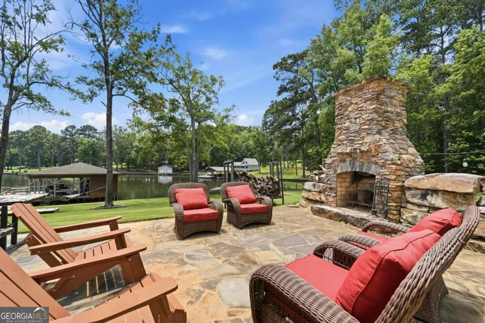 202 Sinclair RD Eatonton, GA 31024