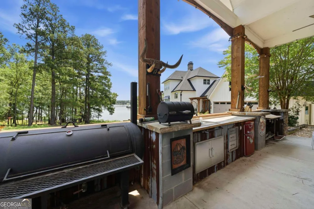202 Sinclair RD Eatonton, GA 31024