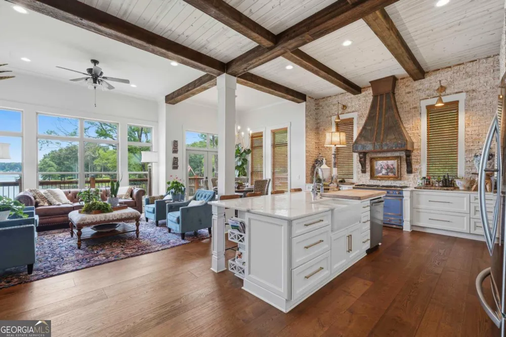 202 Sinclair RD Eatonton, GA 31024