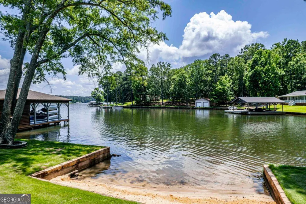 202 Sinclair RD Eatonton, GA 31024