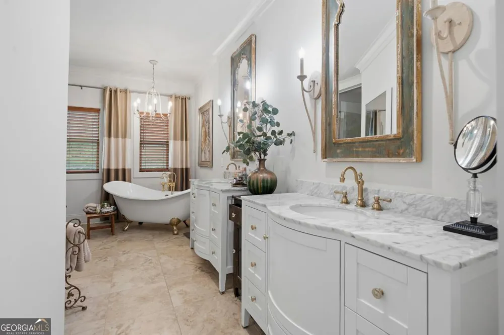 202 Sinclair RD Eatonton, GA 31024
