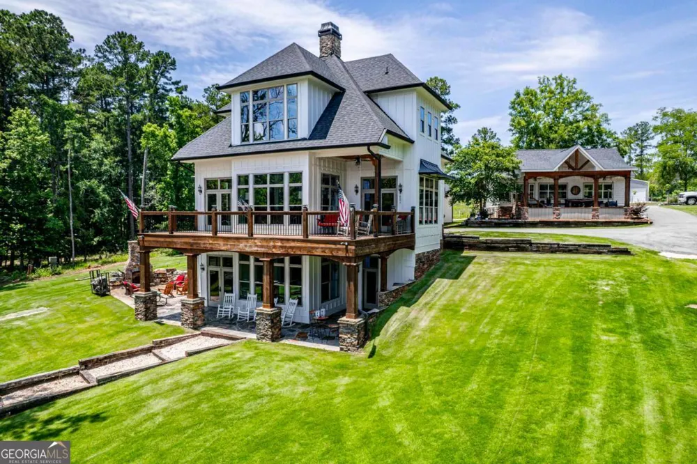202 Sinclair RD Eatonton, GA 31024