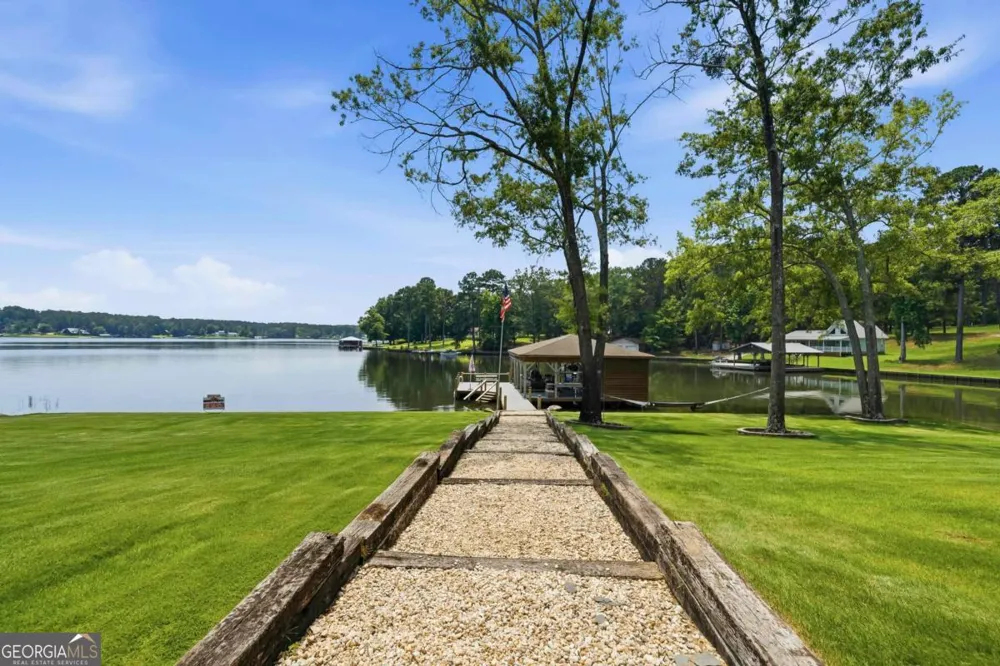 202 Sinclair RD Eatonton, GA 31024