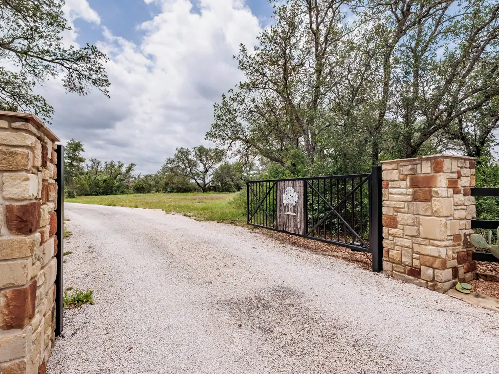 5615 County Road 153 Bangs, TX 76823