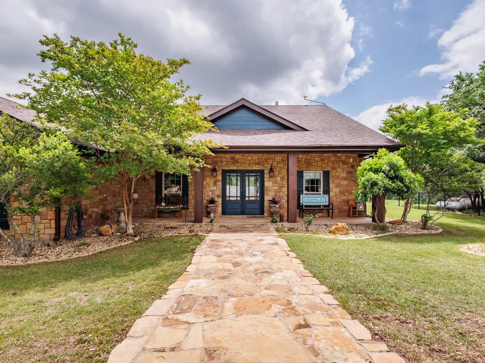 5615 County Road 153 Bangs, TX 76823