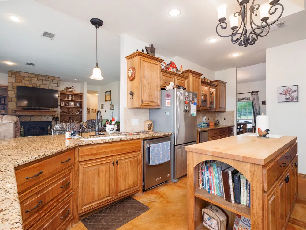 5615 County Road 153 Bangs, TX 76823