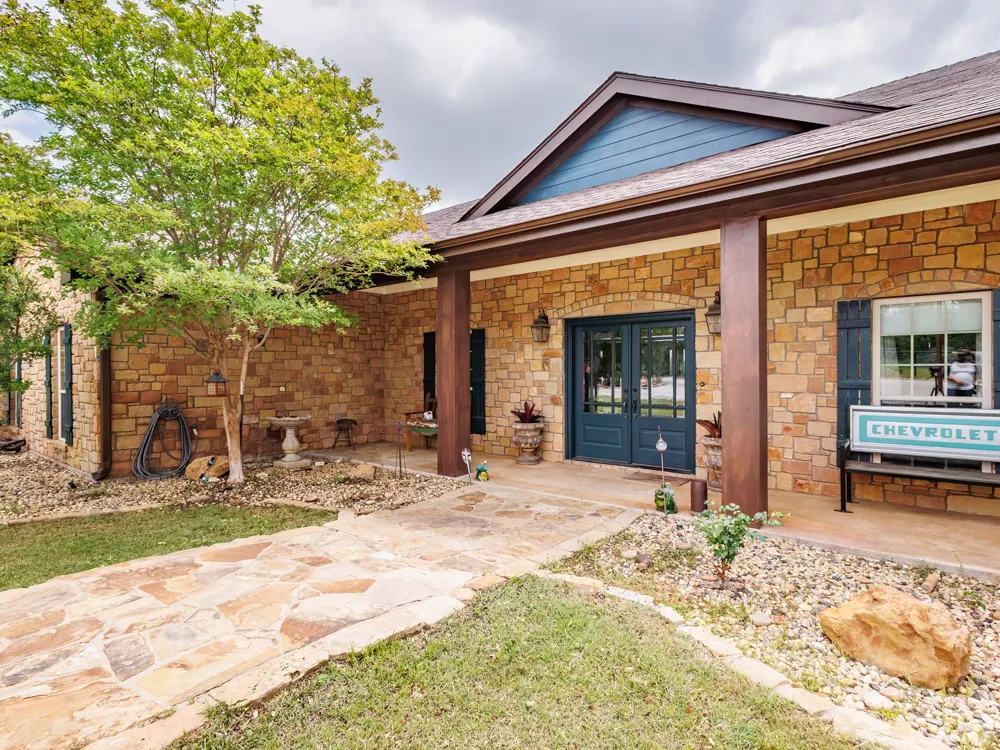 5615 County Road 153 Bangs, TX 76823