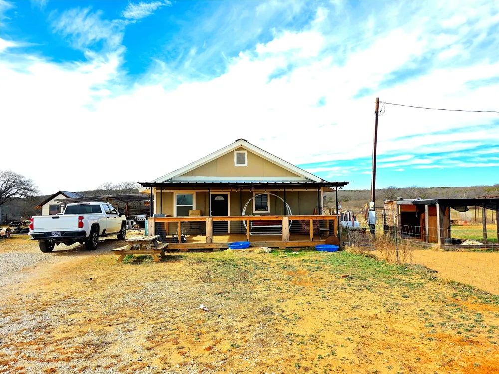 4451 FM585 Bangs, TX 76823