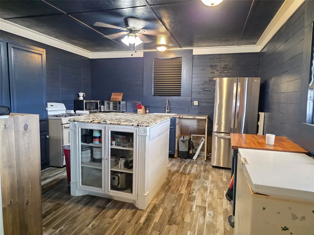 4451 FM585 Bangs, TX 76823