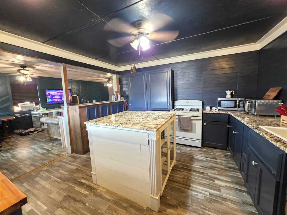 4451 FM585 Bangs, TX 76823