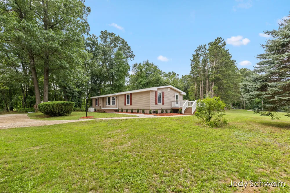 7129 Eldred Avenue NE Rockford, MI 49341