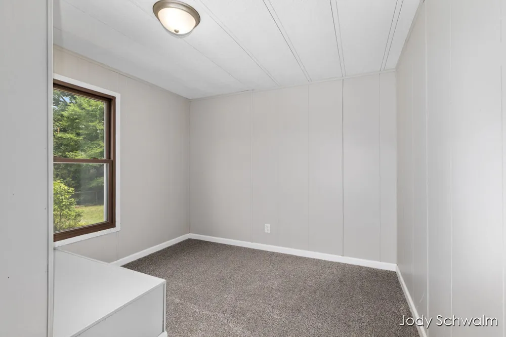 7129 Eldred Avenue NE Rockford, MI 49341