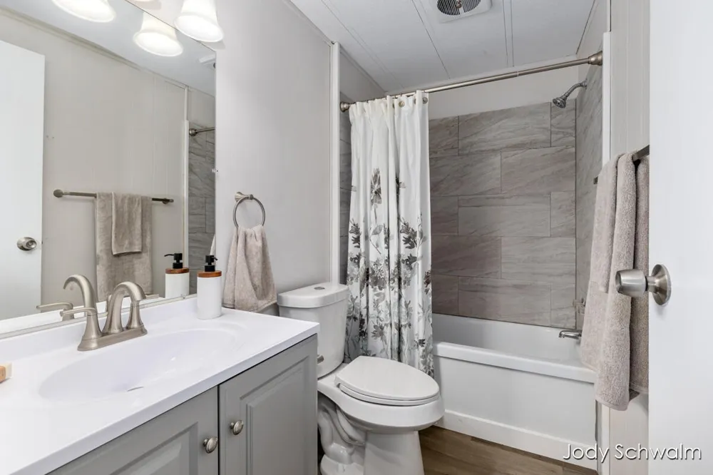 7129 Eldred Avenue NE Rockford, MI 49341