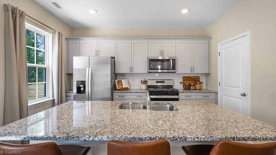 107 Lauder Trace Jamestown, NC 27282
