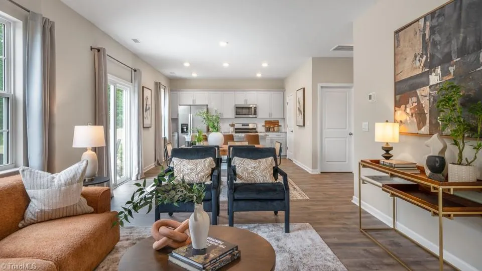107 Lauder Trace Jamestown, NC 27282