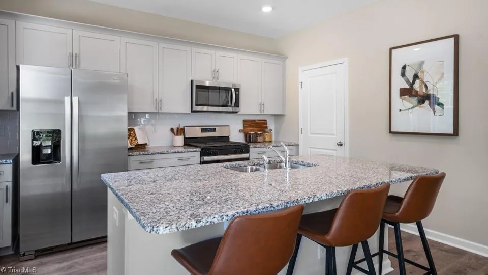 107 Lauder Trace Jamestown, NC 27282