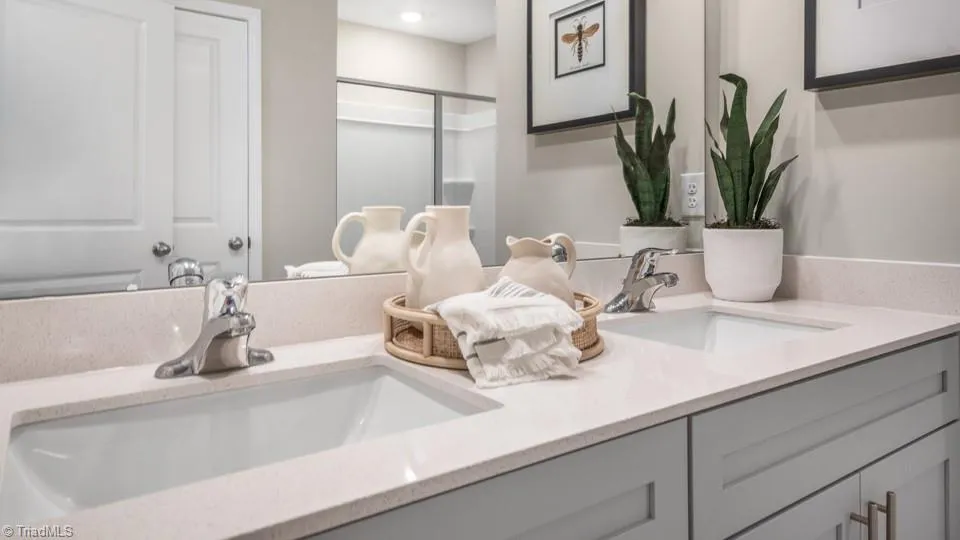 107 Lauder Trace Jamestown, NC 27282