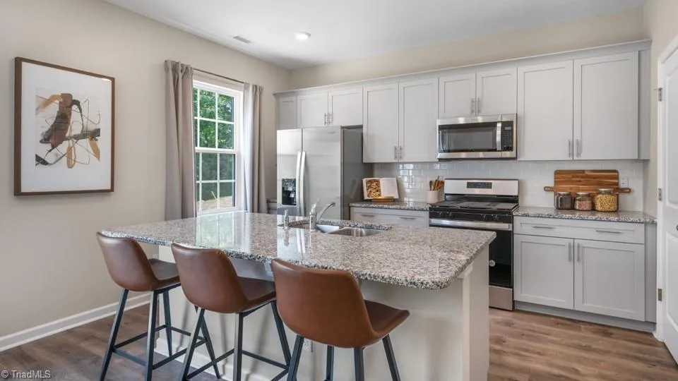 107 Lauder Trace Jamestown, NC 27282