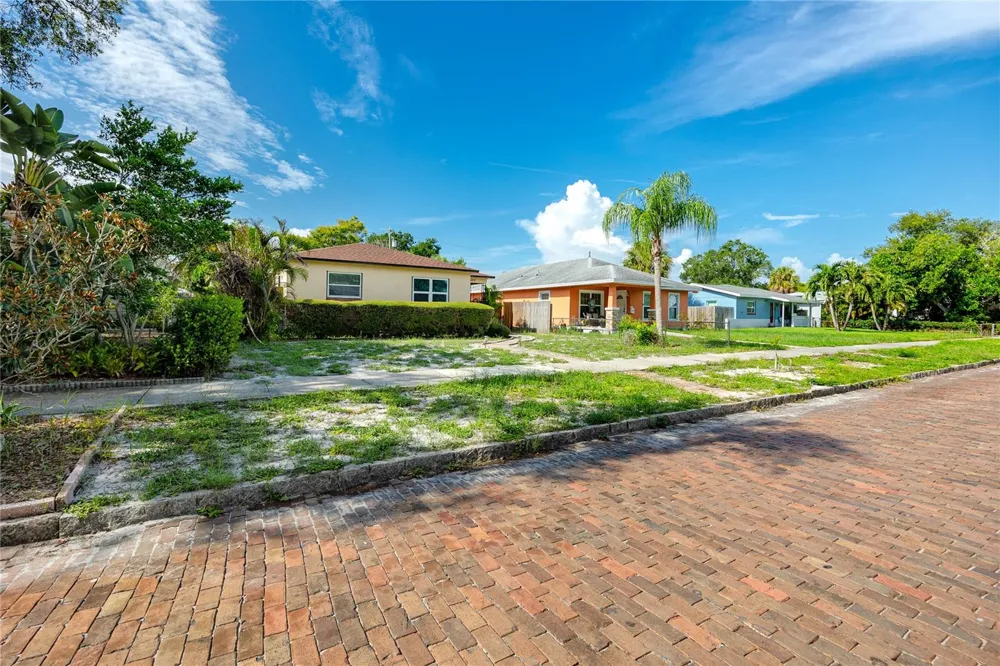 6210 4TH AVENUE S St Petersburg, FL 33707