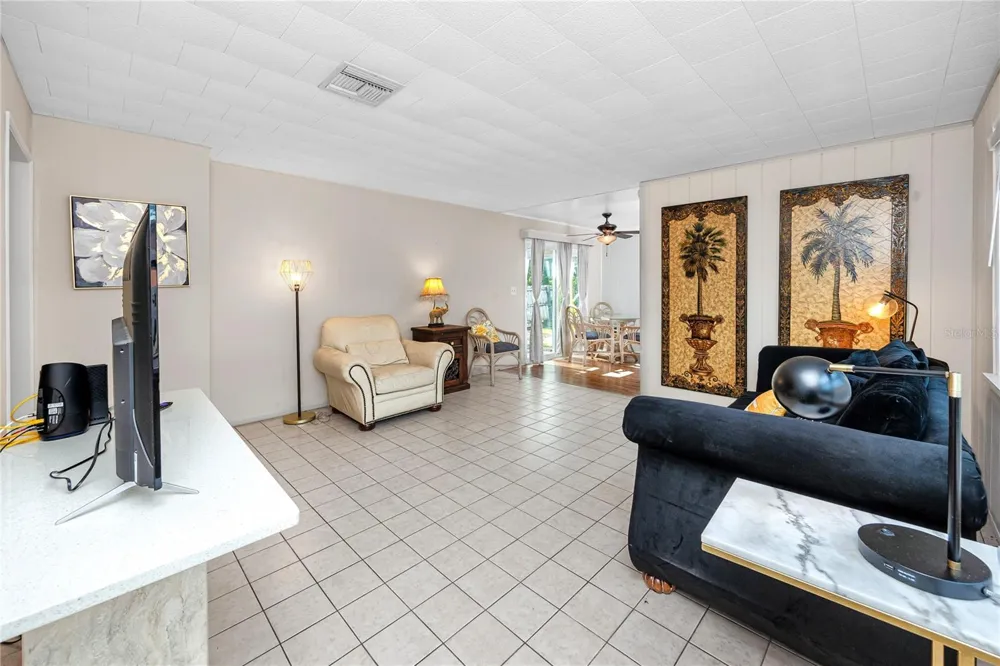 6210 4TH AVENUE S St Petersburg, FL 33707