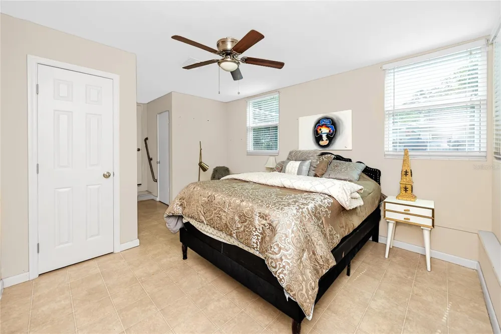 6210 4TH AVENUE S St Petersburg, FL 33707