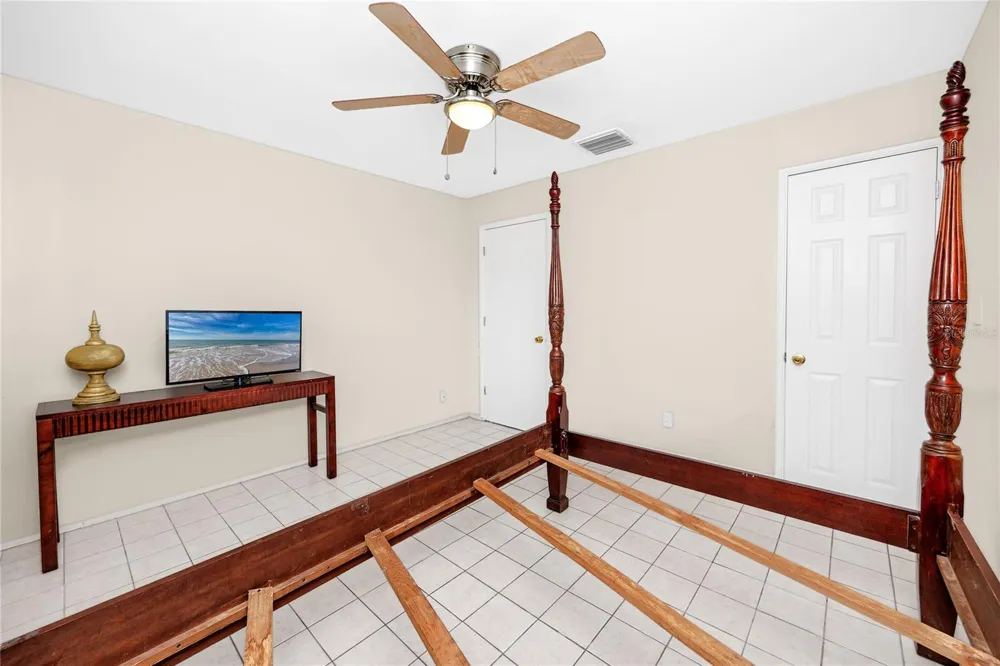 6210 4TH AVENUE S St Petersburg, FL 33707